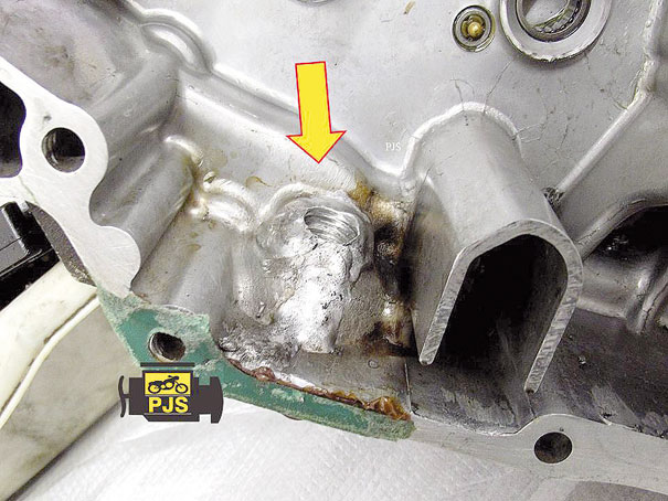Carcaça esquerda do motor, solda para recuperação e de rosca do dreno de óleo - Honda CB 300