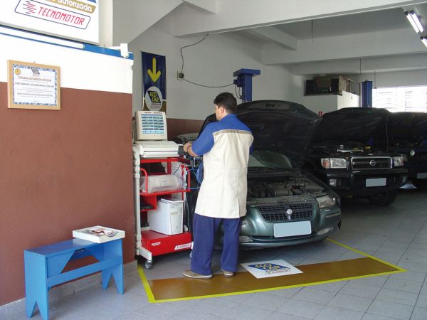Equipamentos de diagnóstico Rasther e atualizações de software constantes elevam a qualidade e a segurança da reparação automotiva