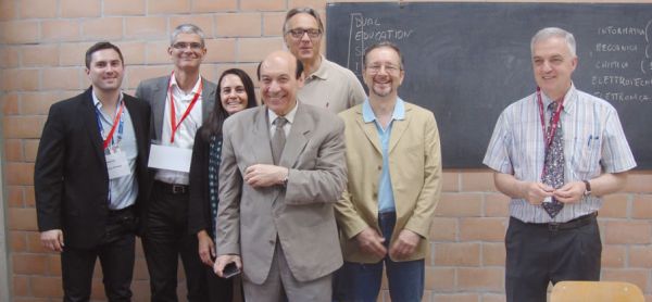 Diretor Geral, comitiva parcial, instrutores Lamborghini e Ducati e o professor CosimoVerardo (à direita)