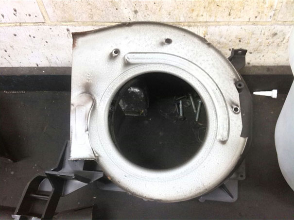 Volvo - Caixa evaporadora desmontada parte do motor da ventilação interna