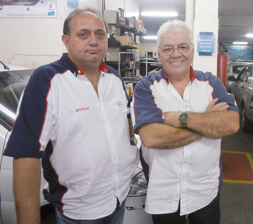 Ivan Vasconcelos (Gerente) e  Giacomo V.Biondo (proprietário da oficina)