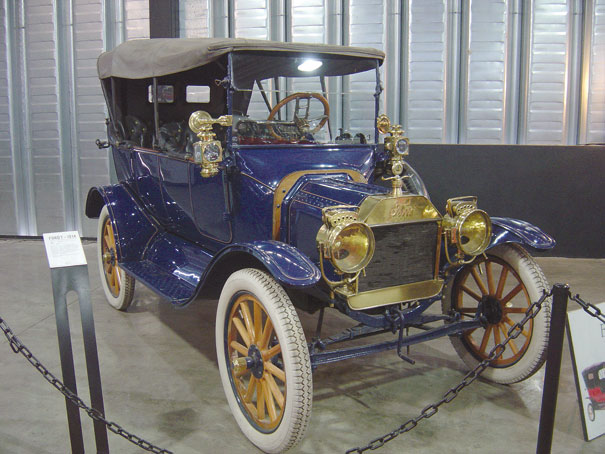 Ford T 1914, o segundo carro mais antigo da coleção