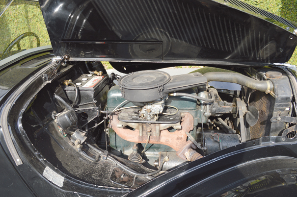 O motor de quatro cilindros e 1,9 litro de 46 cv prezava pela robustez e simplicidade de manutenção  