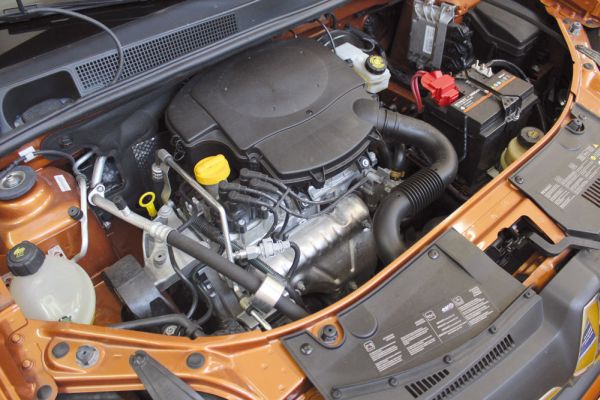 Motor 1.6 8V Hi-Power Flex Fuel desenvolve 98CV (gasolina) e 106CV (etanol)