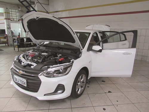 Vídeo: conheça o Chevrolet Onix Plus, o carro flex mais econômico do Brasil