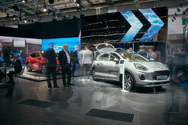 A Ford apresentou no Salão de Frankfurt, na Alemanha, a maior linha de veículos elétricos já lançados pela montadora no mercado europeu