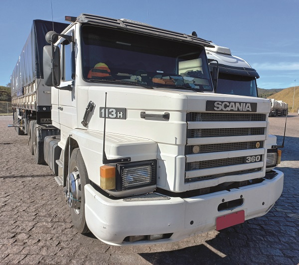 scania 113 de frente